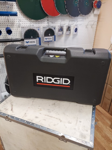 Электрический резьбонарезной клупп Ridgid модель 690-I  44933 (с головками 1/2" - 2")