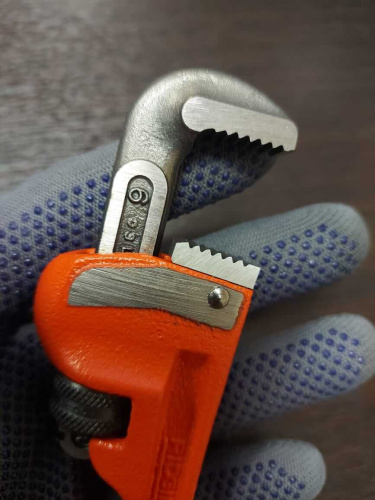 Прямой трубный ключ модель 18  2,5"     31025 Ridgid