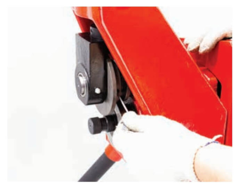 Желобонакатной станок  BrexGroover-12А. Для труб от 1 до 12 дюймов. В комплект входит кнопка-педаль с защитной крышкой для включения станка.