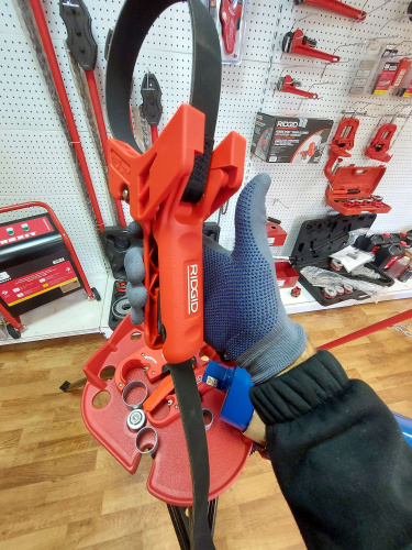 Ремешковый держатель для труб 42478  Ridgid